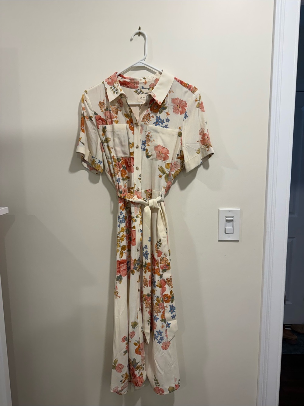 NWT. Sezane Adele Midi Dress Calvi Print, Cream Floral with Pink & Blue Blooms - Picture 5 of 7